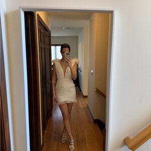 Elegant White Sleeveless Dress